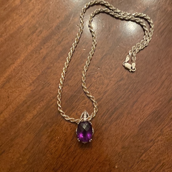 Sterling silver necklace with amethyst pendant. Excellent condition. - Picture 4 of 10
